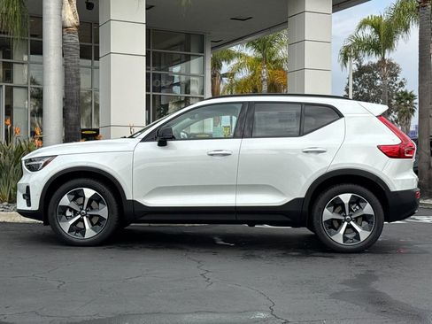 New 2026 Volvo XC40 B5 Plus w/ Protection Package Premier image 2