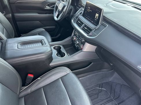 Used 2023 GMC Yukon XL SLT RWD image 18