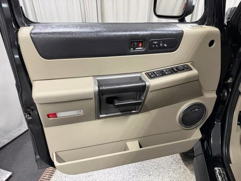 Used 2003 HUMMER H2 w/ Preferred Equipment Group AWD/4WD image 18