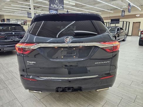 Used 2018 Buick Enclave Premium w/ Experience Buick Package FWD image 7