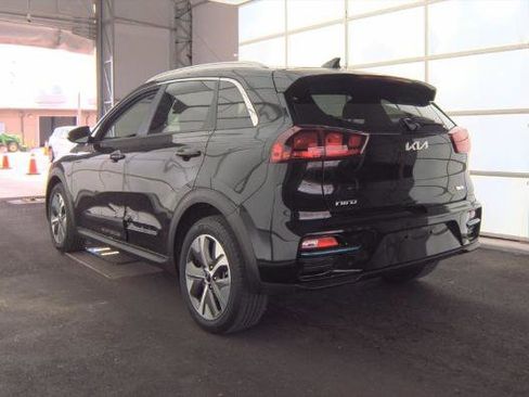 Used 2022 Kia Niro EX image 6