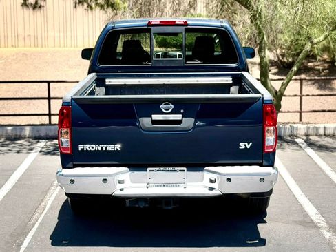 Used 2020 Nissan Frontier SV RWD image 7