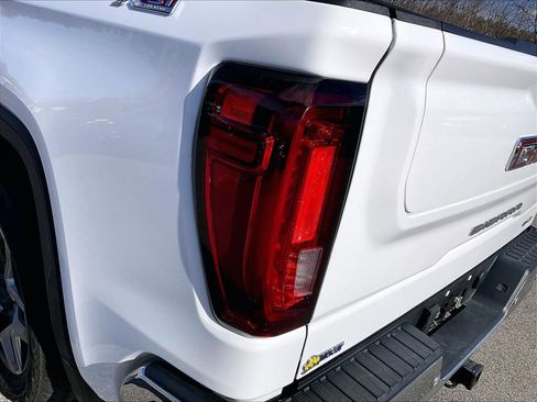 Used 2022 GMC Sierra 1500 SLT w/ SLT Premium Plus Package image 32