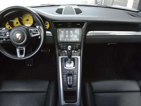 Used 2018 Porsche 911 Targa 4S AWD/4WD image 12