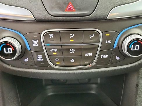 Used 2018 Chevrolet Equinox LT FWD image 20