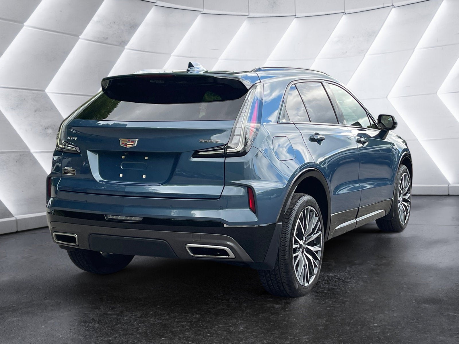 Used 2025 Cadillac XT4 Sport AWD/4WD image 23
