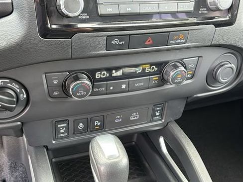 Certified 2024 Nissan Frontier SL w/ Technology Package AWD/4WD image 15