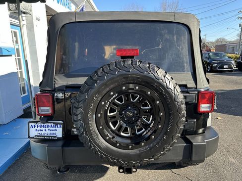 Used 2016 Jeep Wrangler Unlimited Sport w/ Quick Order Package 24S image 10