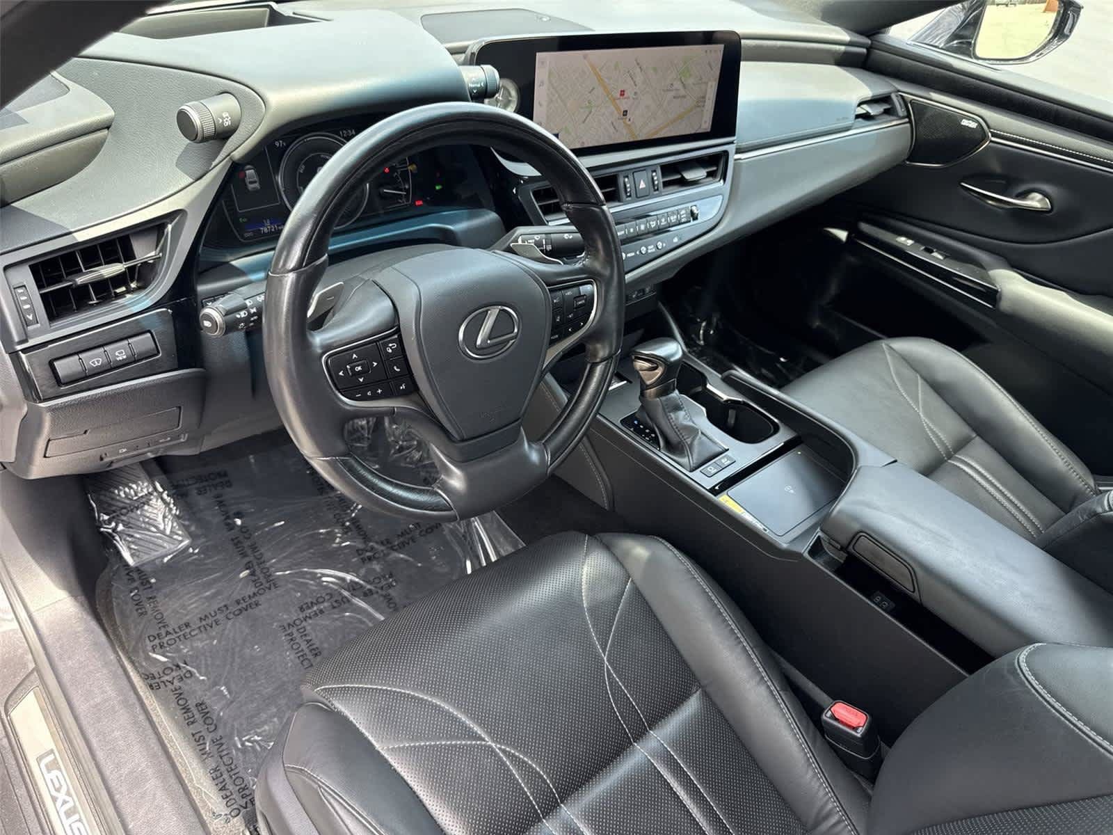 Used 2025 Lexus ES 300h w/ Accessory Package (Z1) FWD image 2