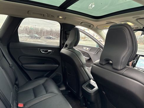 Certified 2023 Volvo XC60 B5 Plus w/ Climate Package image 32