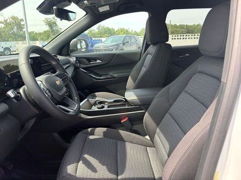 New 2026 Chevrolet Equinox LT w/ Safety and Technology Package FWD image 19