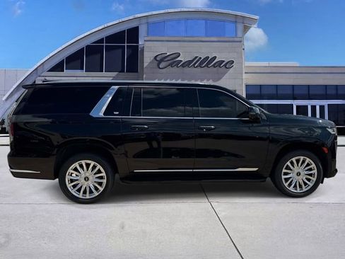 Used 2023 Cadillac Escalade ESV Luxury RWD image 4