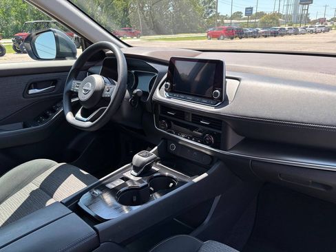 Used 2023 Nissan Rogue SV FWD image 14