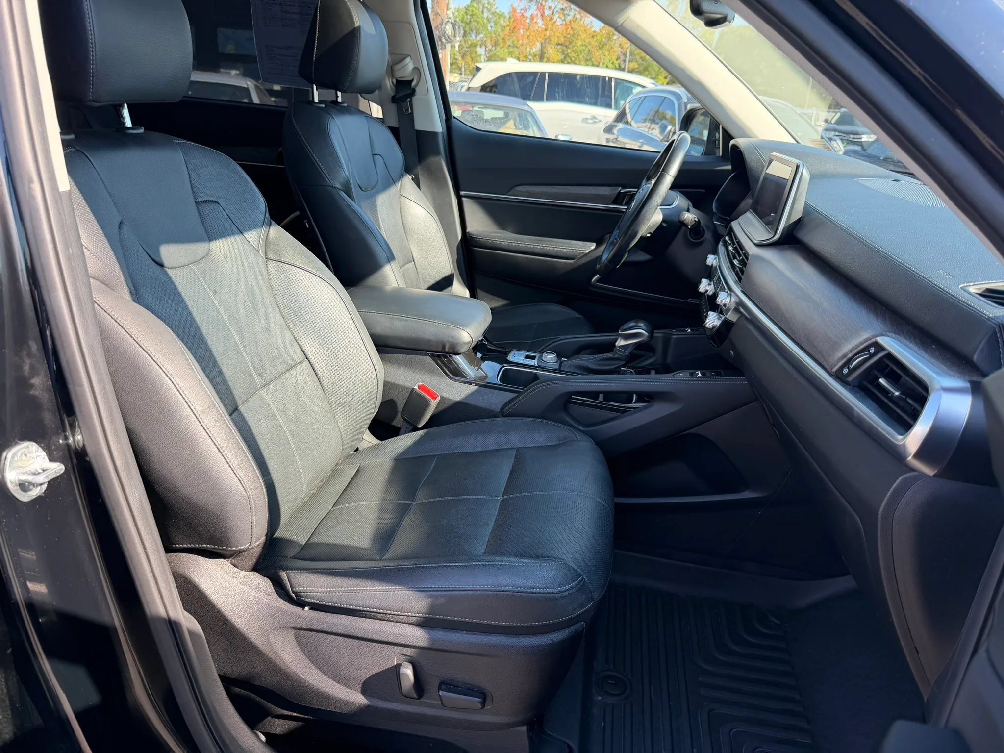 Used 2021 Kia Telluride EX w/ EX Premium Package AWD/4WD image 24
