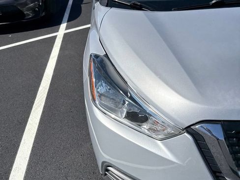 Used 2020 Nissan Kicks S FWD image 4