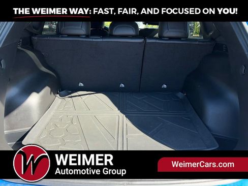 Used 2025 Jeep Compass Latitude AWD/4WD image 9