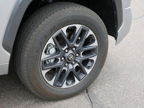 Used 2026 Toyota Tundra Limited AWD/4WD image 11
