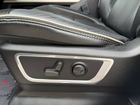 Used 2022 RAM 1500 Laramie AWD/4WD image 22