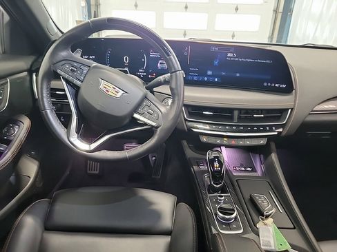 Used 2025 Cadillac CT5 Sport image 9