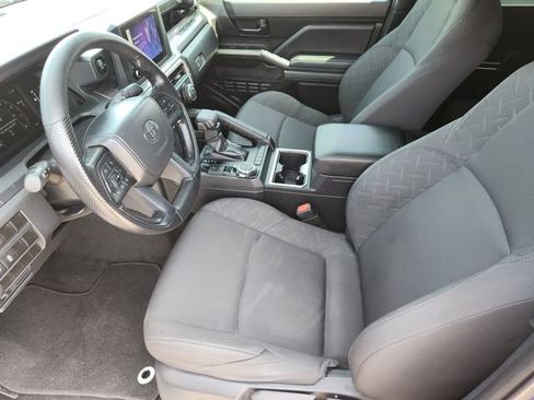 Certified 2025 Toyota Tacoma SR5 AWD/4WD image 11