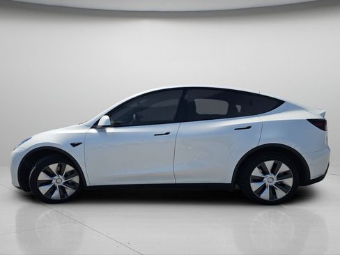 Used 2022 Tesla Model Y Long Range AWD/4WD image 20