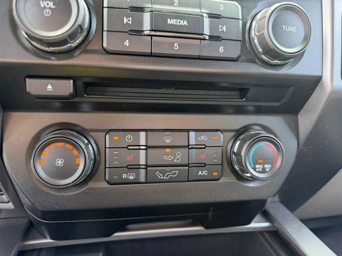 Used 2018 Ford F150 XLT w/ Equipment Group 302A Luxury AWD/4WD image 26