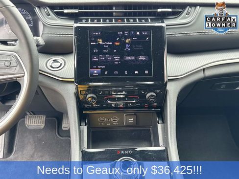 Used 2025 Jeep Grand Cherokee Altitude AWD/4WD image 46