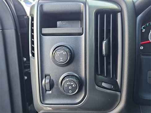 Used 2018 Chevrolet Silverado 1500 LT w/ All Star Edition image 24