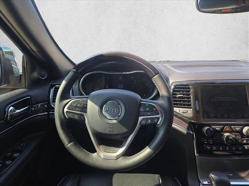 Used 2020 Jeep Grand Cherokee Overland AWD/4WD image 16
