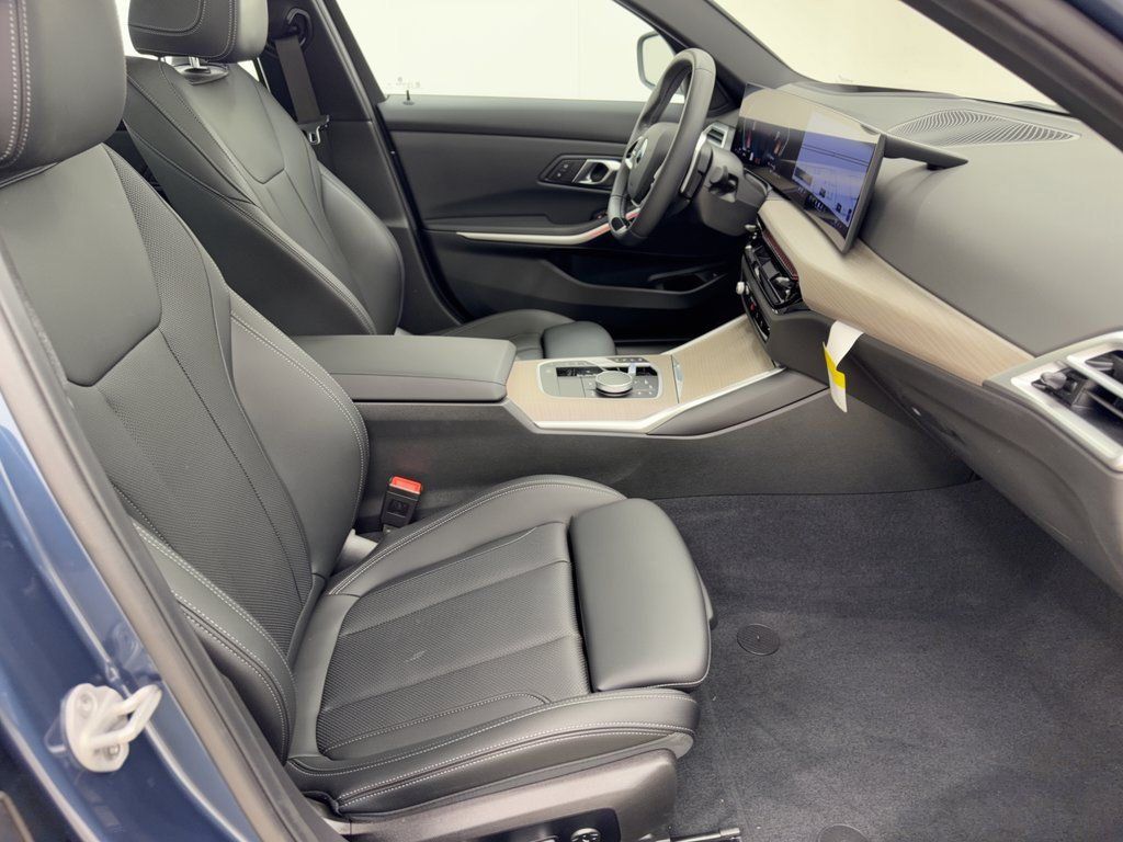 Certified 2025 BMW 330i Sedan RWD image 30