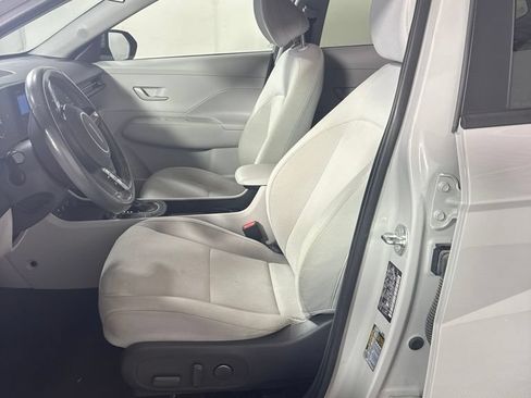 Used 2024 Hyundai Kona SEL FWD image 15
