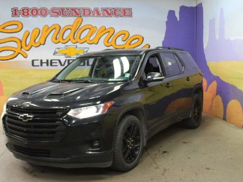 Used 2019 Chevrolet Traverse LT w/ LPO, Blackout Package AWD/4WD image 2