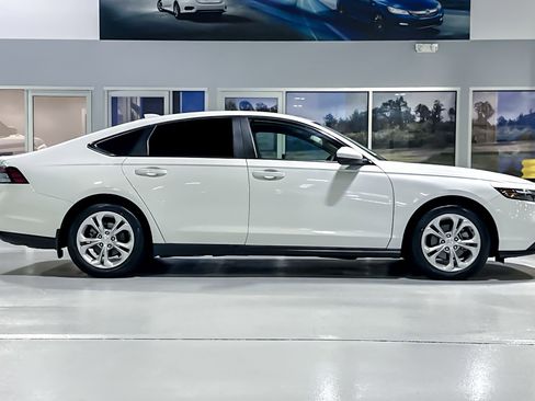 Used 2023 Honda Accord LX image 8