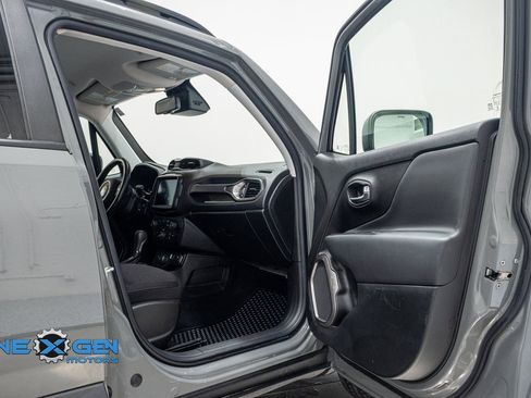 Used 2022 Jeep Renegade Latitude w/ Convenience Group AWD/4WD image 36