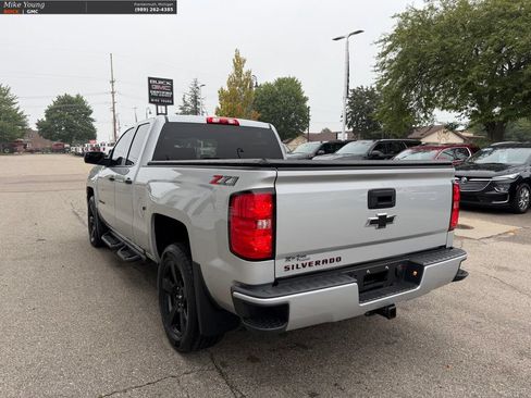 Used 2018 Chevrolet Silverado 1500 LT w/ Redline Edition AWD/4WD image 7