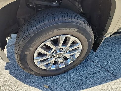 Used 2025 Toyota Tacoma Limited image 9