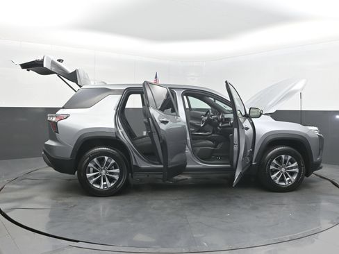 Used 2026 Chevrolet Equinox LT FWD image 46