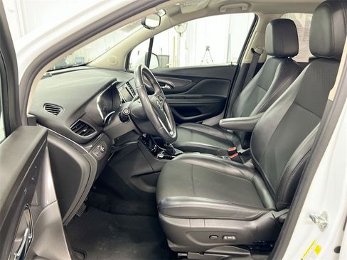 Used 2022 Buick Encore Preferred w/ Safety Package image 18