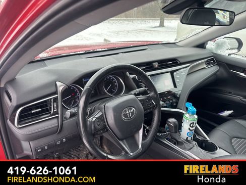 Used 2020 Toyota Camry image 16