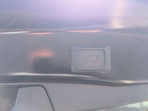 Used 2024 Toyota RAV4 XLE w/ Convenience Package AWD/4WD image 8