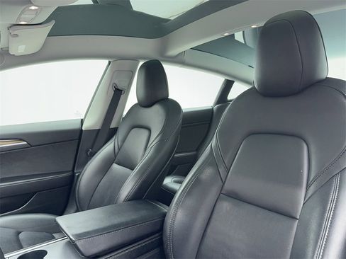 Used 2023 Tesla Model 3 Standard Range image 40