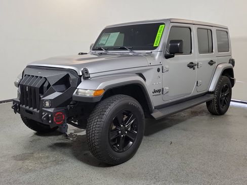 Used 2021 Jeep Wrangler Unlimited Sahara AWD/4WD image 3
