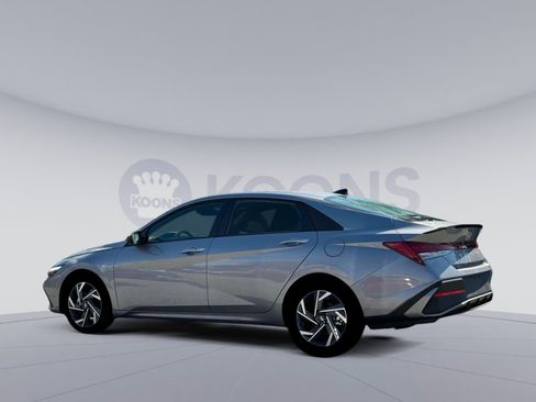 New 2025 Hyundai Elantra SEL w/ Cargo Package image 5