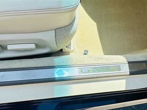 Used 2004 Lexus SC 430 Convertible image 18