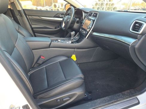 Used 2021 Nissan Maxima 3.5 SV w/ Floor Mat Group image 5