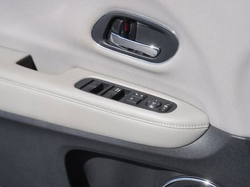 Used 2017 Honda HR-V EX image 29