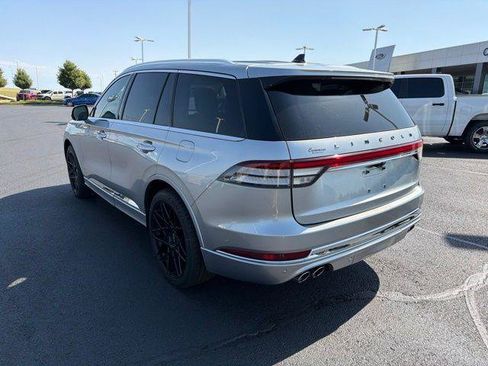 Used 2021 Lincoln Aviator Black Label w/ Class IV Trailer Tow Package AWD/4WD image 6