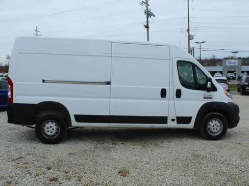 Used 2019 RAM ProMaster 2500 w/ Interior Convenience Group image 6