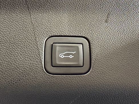 Used 2026 Chevrolet Tahoe RST RWD image 30