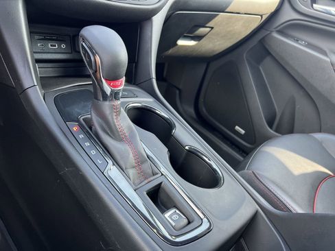 Used 2022 Chevrolet Equinox RS w/ RS Leather Package image 37